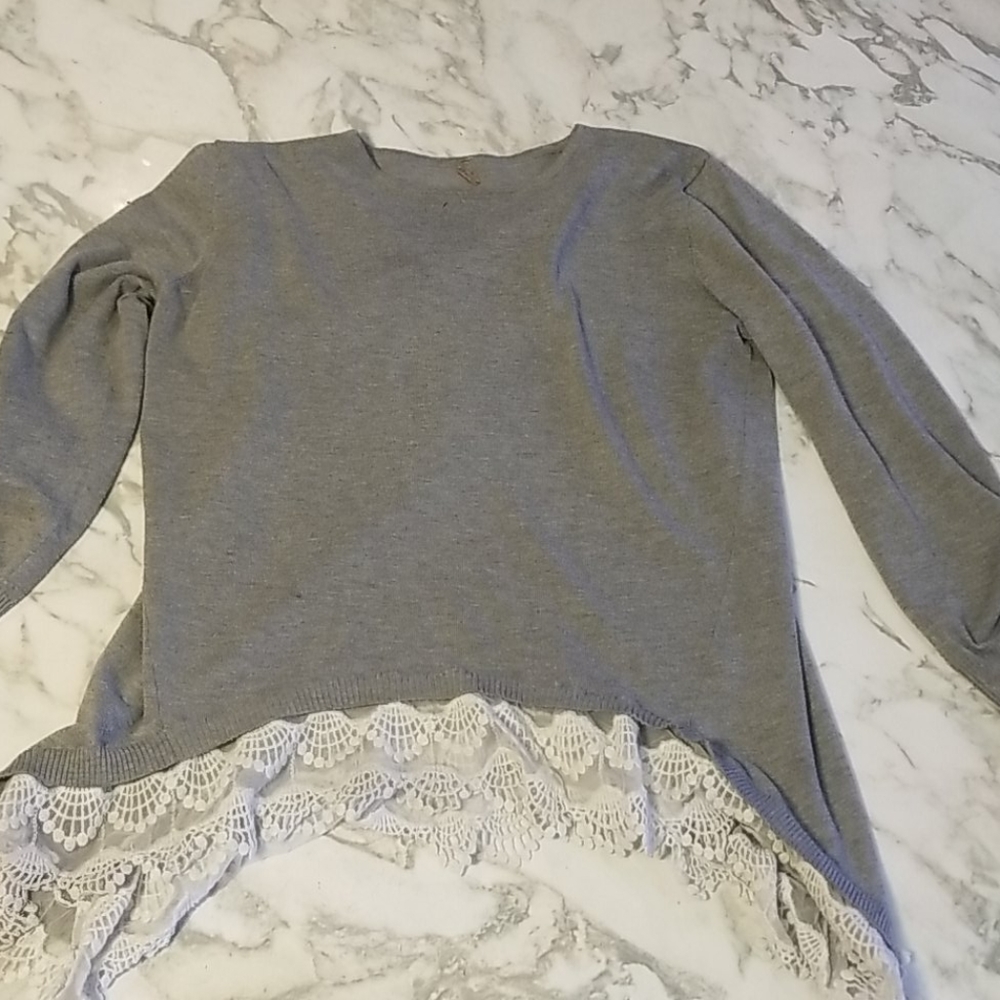Long sleeve grey shirt